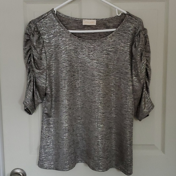 Top - Picture 1 of 1